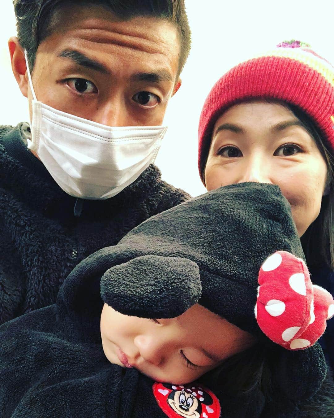 庄司憲右のインスタグラム：「久しぶり家族写真📷 3人とも似てると言われます👪  #庄司憲右 #浦田聖子 #家族写真」