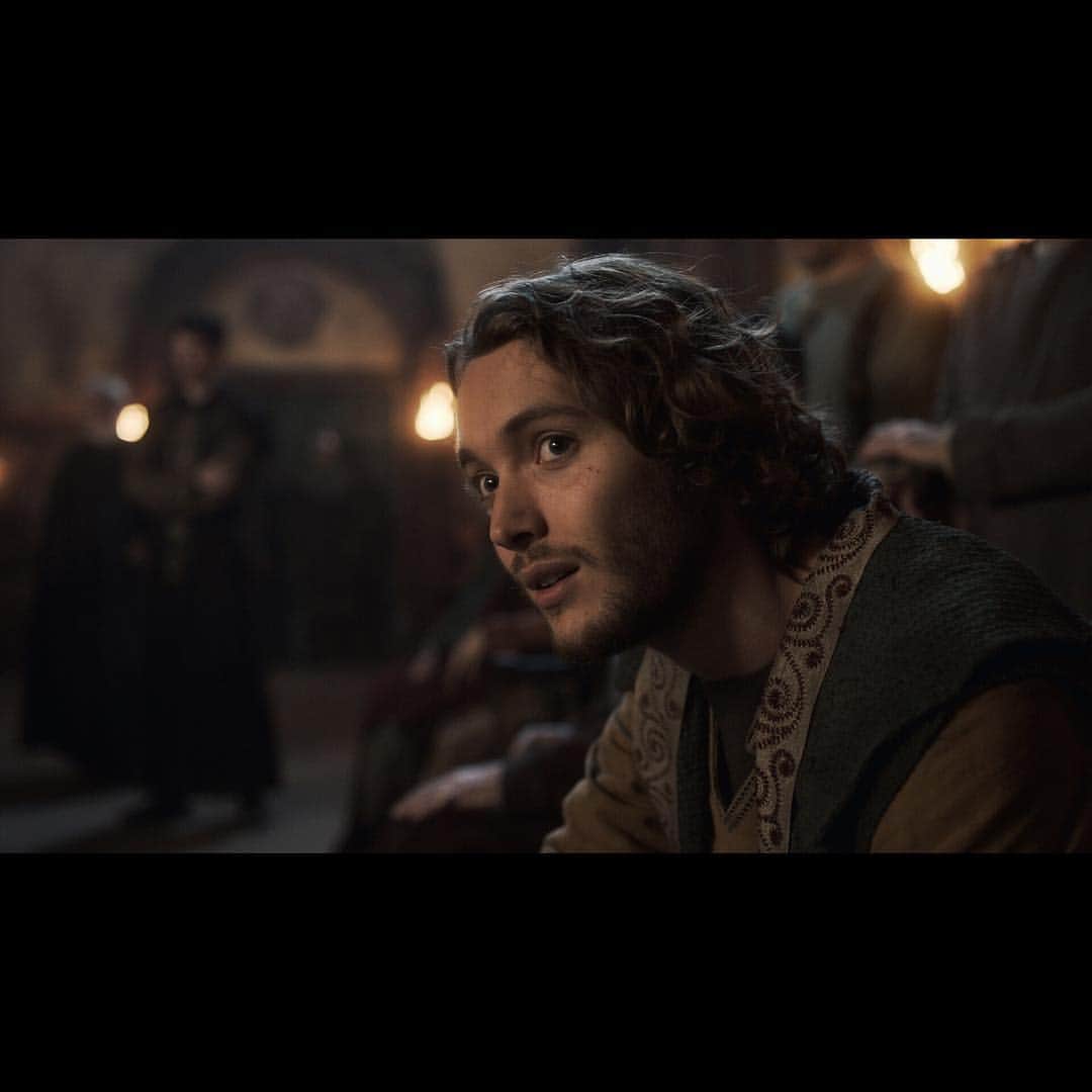 トビー・レグボのインスタグラム：「Aethelred. Just about to make a terrible life decision. The wonderful work of our wonderful Director of Photography @chasbain」