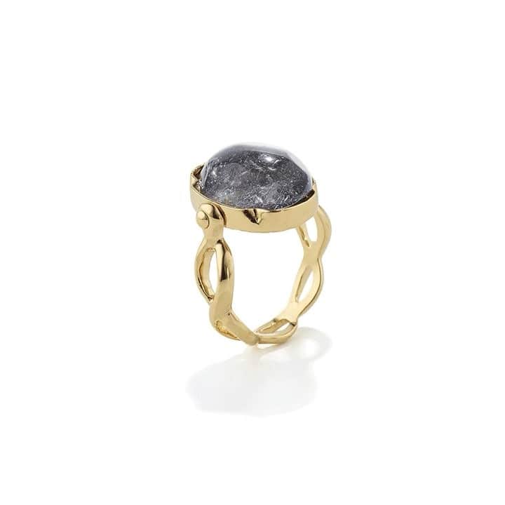 グーセンス パリのインスタグラム：「Make it your own. Exclusively in our boutique 416, rue Saint-Honoré in Paris. . . . #goossens #custom #cabochon #ring #colored #rockcrystal #jewelry #paris #yourown #customization #colors」
