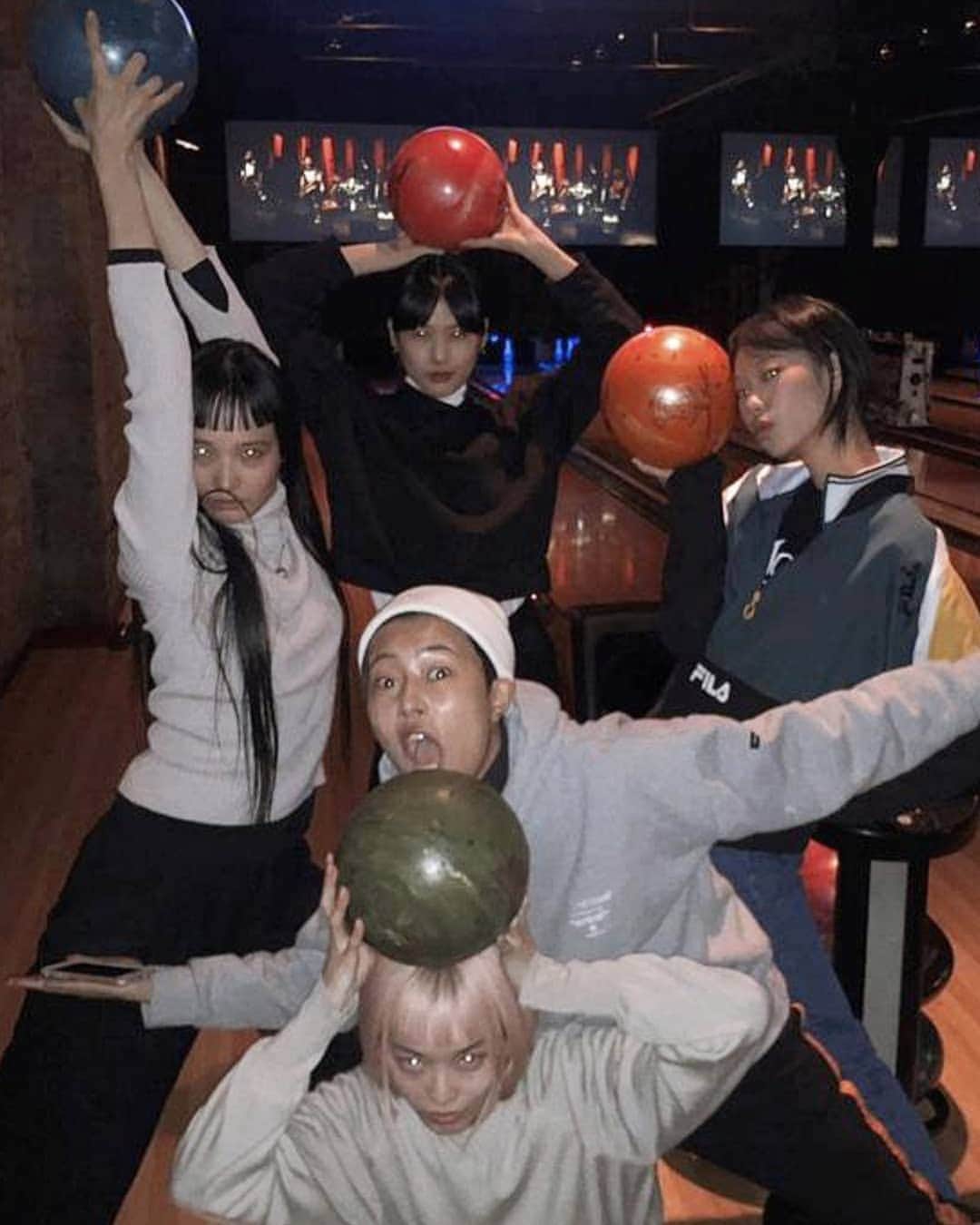 フェルナンダ・リーのインスタグラム：「🎳we🎳went🎳bowling🎳」