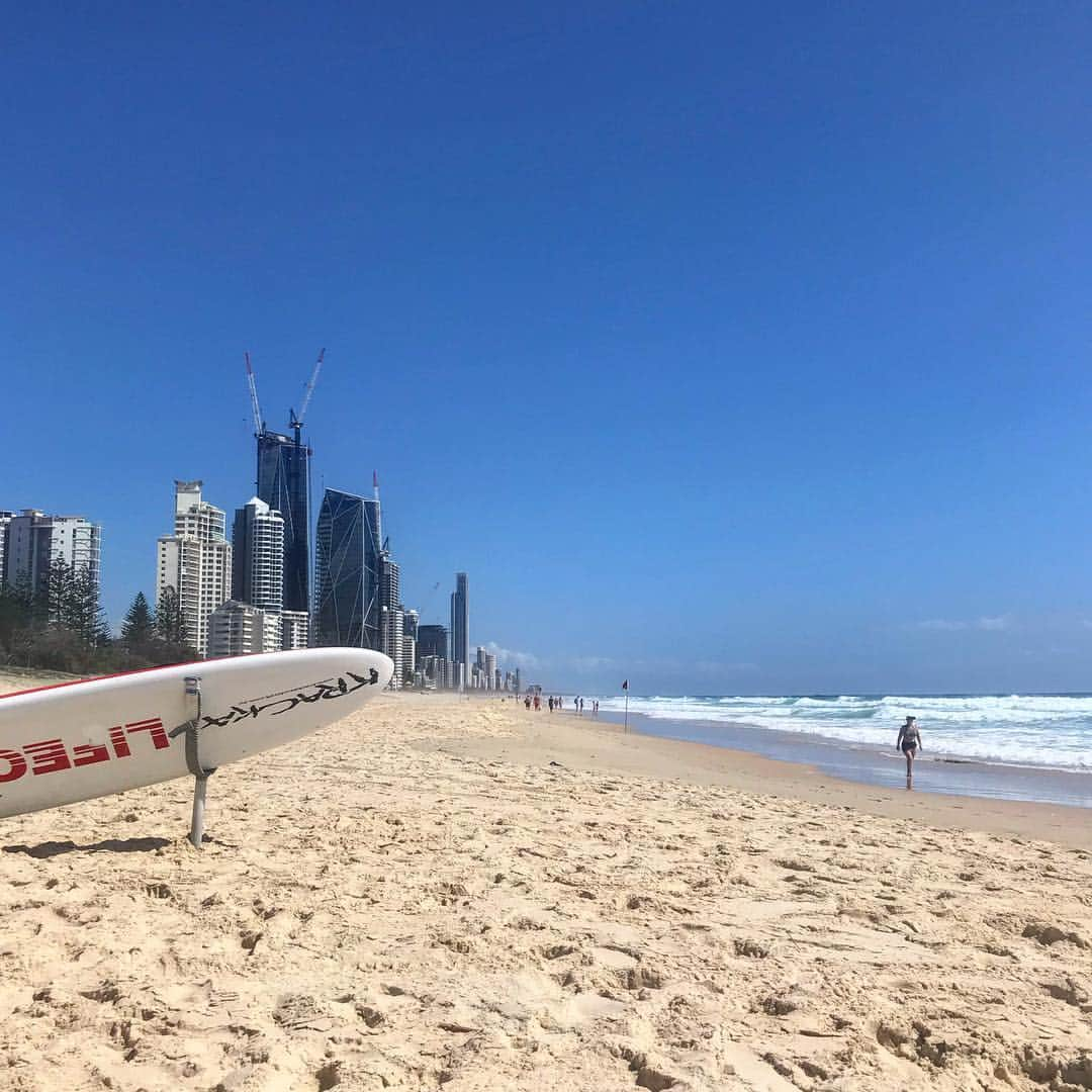 長谷川あやさんのインスタグラム写真 - (長谷川あやInstagram)「⛵️⛵️⛵️ #goldcoast #queensland #travel #trip #australia #broadbeach #sea #beach #ゴールドコースト #あや旅成長日記 ・ ・ ・ 雨予報〜見事晴れた〜 今回も晴れ女の勝利〜😋✌️」12月11日 15時49分 - ayasuke_0516