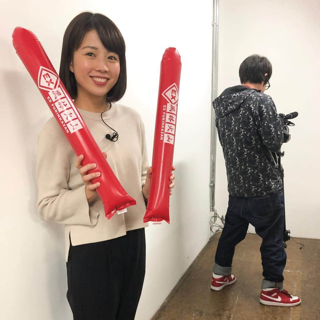 田中萌さんのインスタグラム写真 - (田中萌Instagram)「* 先日、麻雀プロリーグ「Mリーグ」の 取材に行ってきました。  ライブビューイングも大盛り上がりでした♪ 何より、選手との距離が近い！  今夜0:55〜の テレビ朝日「お願い！ランキング」で🤗  #後ろにいるのはスタッフ #カメラ調整中 #お願いランキング #Mリーグ #EX風林火山 #AbemaTV #テレビ朝日 #アナウンサー #田中萌」12月11日 15時55分 - moetanaka_ex