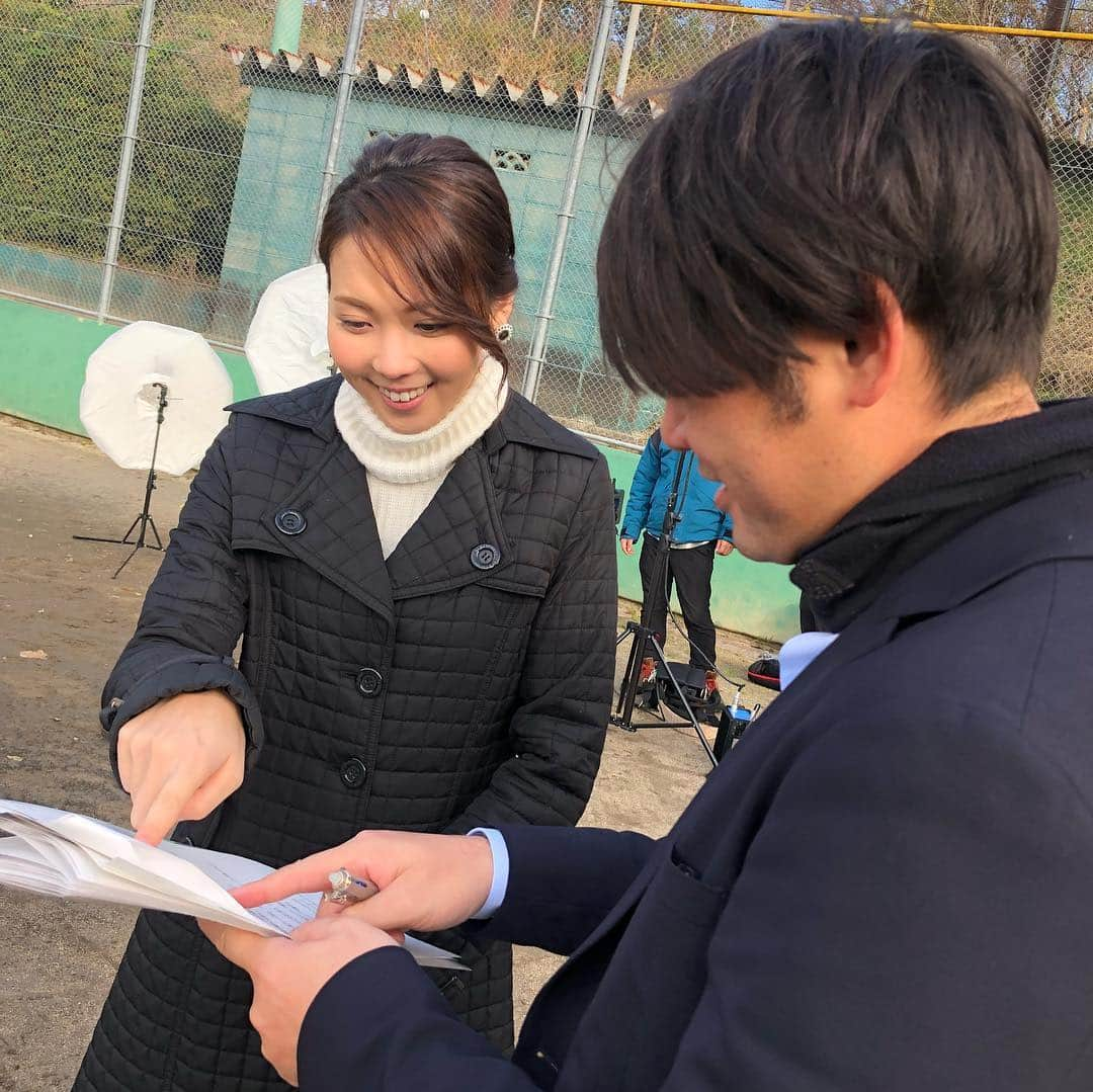 ヒロド歩美さんのインスタグラム写真 - (ヒロド歩美Instagram)「すっかり冬の寒さになりました😌⛄️ 久しぶりのインタビューです❗️🎤 "あの4人"に、プロへの意気込みを聞いてきました😃このグラウンドを見ると誰かわかる方もいるのでは？オフショットもまた載せます📷」12月11日 16時22分 - hirodo_ayumi