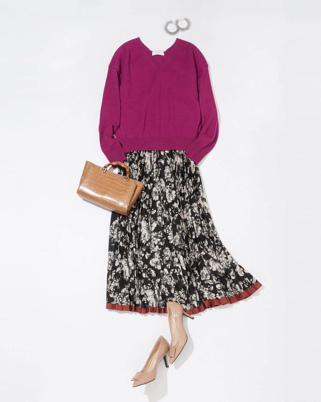 ルミネ公式のインスタグラム：「シンプルスカートスタイルにピアスでアクセント #ニット ¥8,000+TAX #スカート ¥6,400+TAX #ピアス ¥2,900+TAX #バッグ ¥8,500+TAX #パンプス ¥15,000+TAX ・ [ #LUMINEMAGAZINE ] #lumine #ルミネ #ルミネエスト新宿 #スローブイエナ #フリーズマート #ビューティアンドユースユナイテッドアローズ #ダイアナ #ootd #outfit #fashion #coordinate #コーディネート #ファッション #デイリーコーデ #コーデ #フォロー #Megu http://magazine.lumine.ne.jp/?p=79549 ※商品の価格や取り扱い状況は撮影時点のもので、変更になることがあります。」