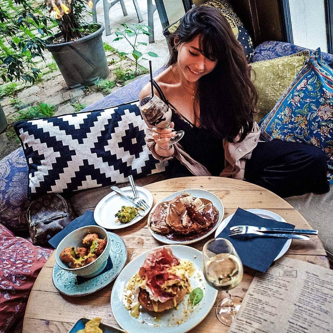 Top Dog Photoのインスタグラム：「TOP Barcelona 🥘@alsurcafe 📷 por @millyq •  #topbarcelonaresto Visita la galería de nuestro artista destacado para conocerlo y darle cariño !! Look at the featured gallery to share the L❤️VE #communityfirst」