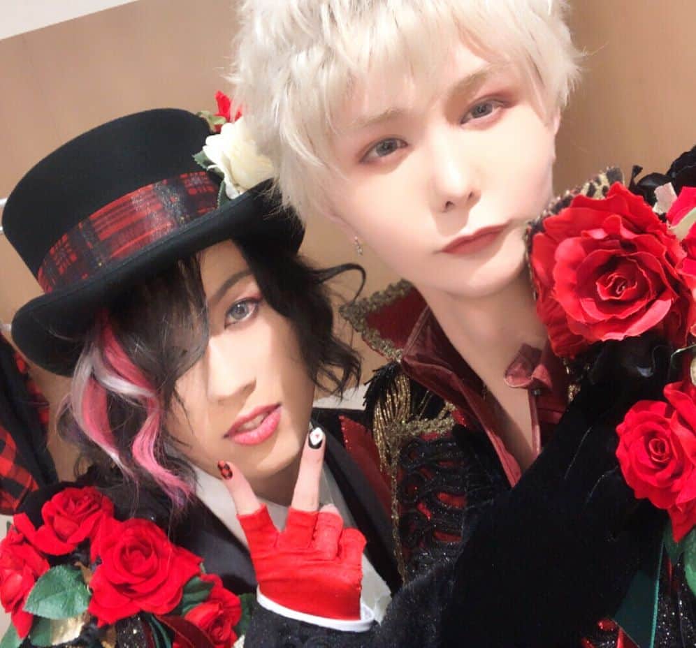 luzのインスタグラム：「Royal Scandal WONDER TOUR BITTER&SWEET 2018.12.9 Zepp Osaka Bayside  #royalscandal #luz #kanon69 #zepposakabayside #live」