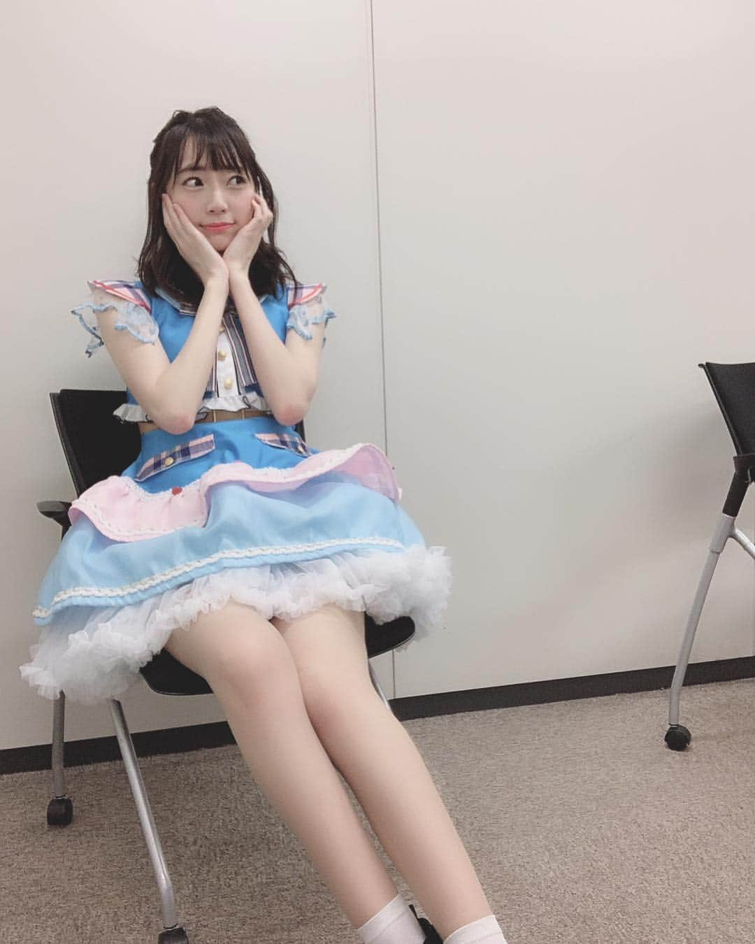 松井咲子さんのインスタグラム写真 - (松井咲子Instagram)「Ange☆Reveさんのリリイベ ありがとうございましたー⛲️ . アイドル卒業して３年、まさか再びこんなかわいい衣装を着られる日がくるとは思ってませんでした😂 なんかごめんなさい😂💔 . 「イトシラブ」いよいよ明日発売です💘 カップリング曲「Angel sign」にピアノで参加してます！絶対聴いてほしいです良い曲なので❄️ . #Angereve #あんじゅれ #イトシラブ #Angelsign #池袋サンシャインシティ #噴水広場」12月11日 23時25分 - sakiko___official