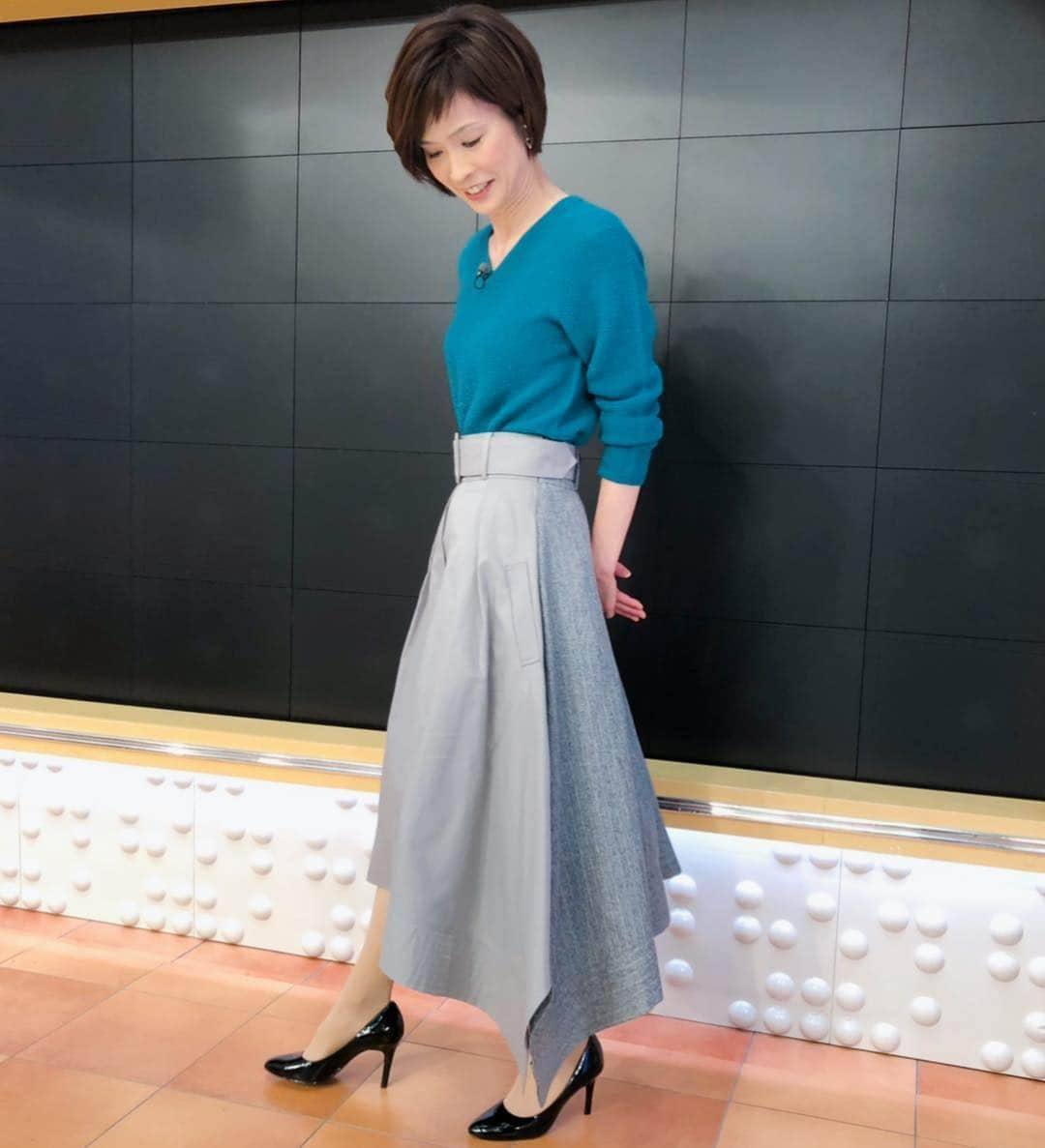 今村涼子さんのインスタグラム写真 - (今村涼子Instagram)「#衣装 トップス#TALBOTS スカート #MAISON TOKYO ピアス #アトリエドオール #635天気#スーパーjチャンネル」12月11日 23時48分 - ryoko.imamu