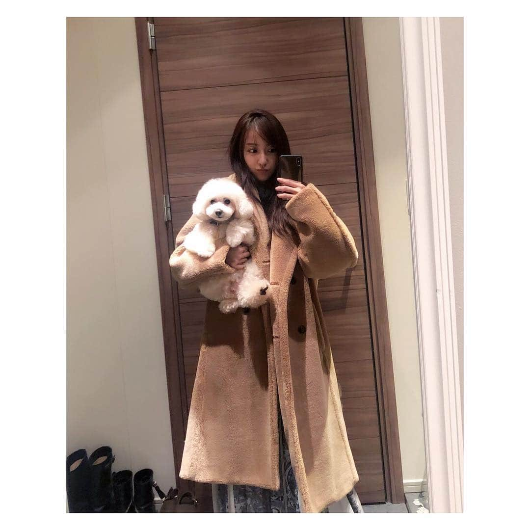 板野友美さんのインスタグラム写真 - (板野友美Instagram)「👗👠先日の私服🧸  #coat @lecielbleu_official  #skirt @_irene__official_  #ootd #友style」12月12日 0時05分 - tomo.i_0703