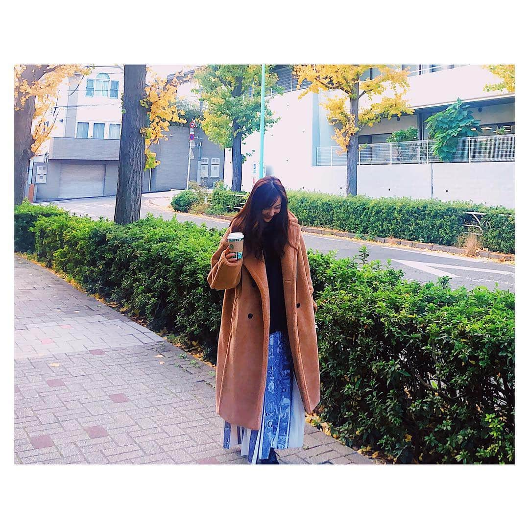 板野友美さんのインスタグラム写真 - (板野友美Instagram)「👗👠先日の私服🧸  #coat @lecielbleu_official  #skirt @_irene__official_  #ootd #友style」12月12日 0時05分 - tomo.i_0703