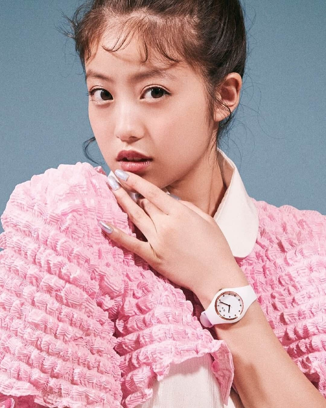 今田美桜さんのインスタグラム写真 - (今田美桜Instagram)「icewatchときらめく金曜日を @icewatch_jp  @nylonjapan  最後はオフショット🐣」12月12日 17時50分 - imada_mio