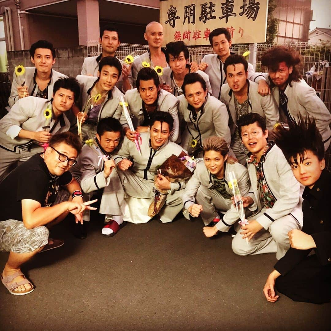 日本テレビ「今日から俺は‼︎」さんのインスタグラム写真 - (日本テレビ「今日から俺は‼︎」Instagram)「#今日から俺は 最終回、いよいよ今週12月16日日曜！クランクアップ映像が今宵の深夜番宣番組で初解禁。三橋伊藤、泣いちゃう？？『最終回だ!土ドラ「ドロ刑」&日ドラ「今日から俺は!!」見どころSP』25:09～25:39※一部地域をのぞく。  #賀来賢人 #伊藤健太郎 #清野菜名 #ムロツヨシ #小栗旬 #鈴木伸之 #開久 #今日俺 #今日俺最終回」12月12日 13時01分 - kyoukaraoreha_ntv