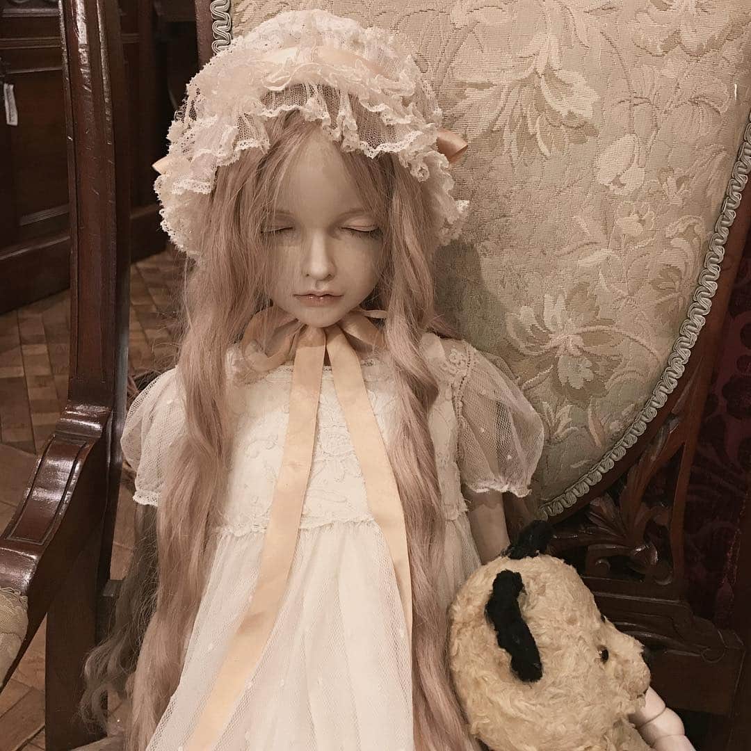村田実果子さんのインスタグラム写真 - (村田実果子Instagram)「陽月様 @hizukidoll の hizuki doll を見にジェオグラフィカにいきました。本当に美しくてずっと見てられるなぁ…。 お写真でしか見たことなかったので実際に見れてとても嬉しかったです。 ⠀ Aiceちゃん @__february4__ 誘ってくれてありがとう…♡」12月12日 18時15分 - mikaphith