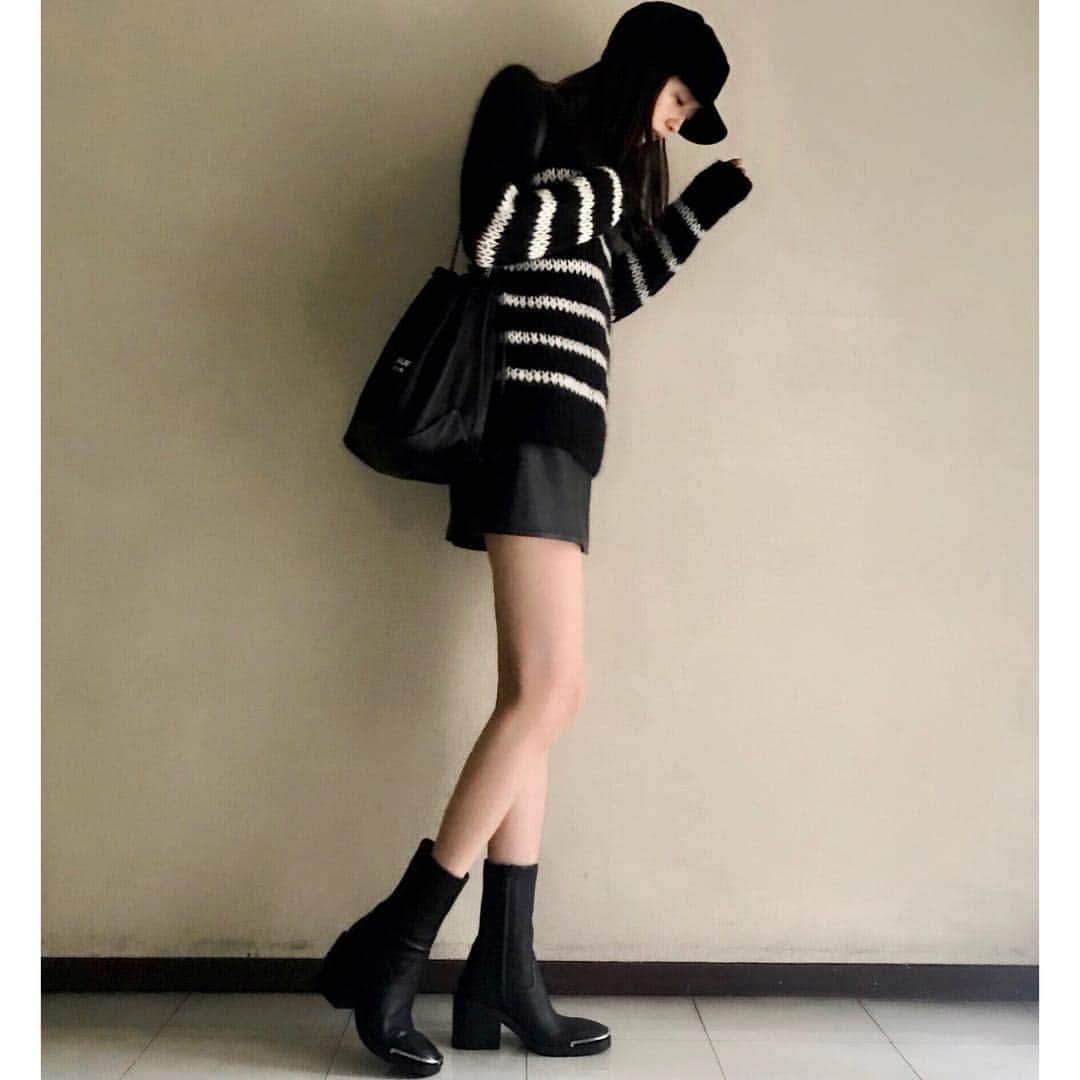 松島花さんのインスタグラム写真 - (松島花Instagram)「: Outfit☃️❄️ この前の私服🖤久々ミニスカート🖤 : Coat&Knit&Skirt&Bag: SAINT LAURENT Boots:ALEXANDER WANG Casket:ZARA #outfit #ootd #hanaoutfit #fashion  #ysl #花私服 #私服」12月12日 18時51分 - hana_matsushima_official