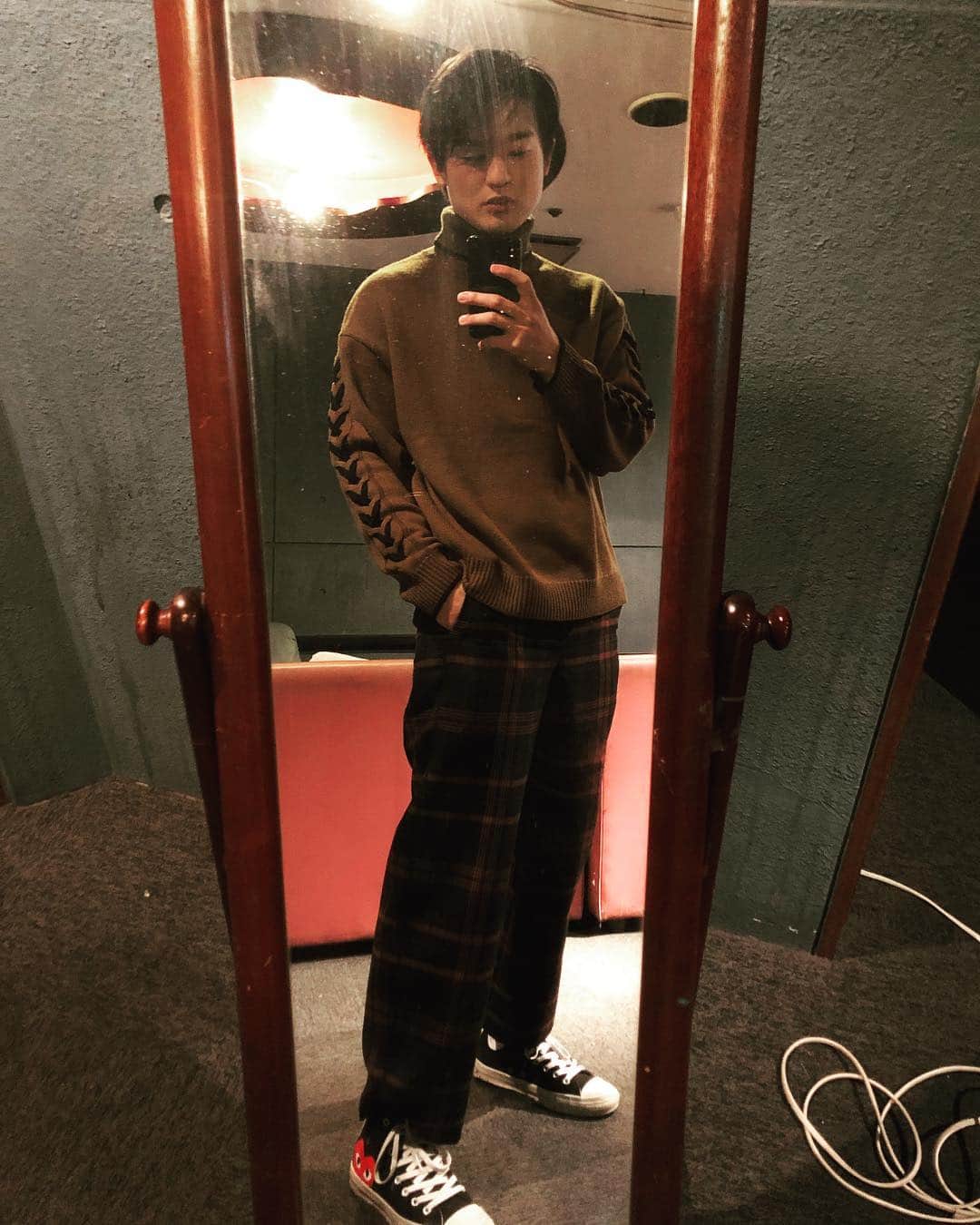 尾崎裕哉さんのインスタグラム写真 - (尾崎裕哉Instagram)「いってきまーす。このタートルお気に入り。 #onemanstand2018 #mirrorselfie」12月12日 21時00分 - hiroya.ozaki
