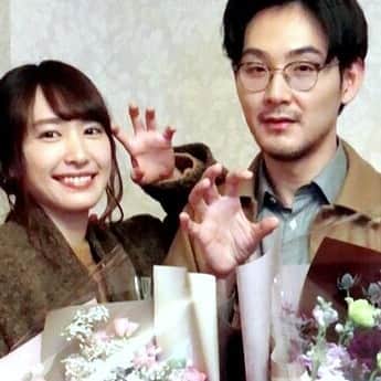 日本テレビ「獣になれない私たち」のインスタグラム：「最高の笑顔😆 ３か月ありがとう✨  #新垣結衣 #松田龍平 #最後のがうポーズ #ふたりの未来み届けて #獣になれない私たち  #けもなれ  #いよいよ今夜10時オンエア」
