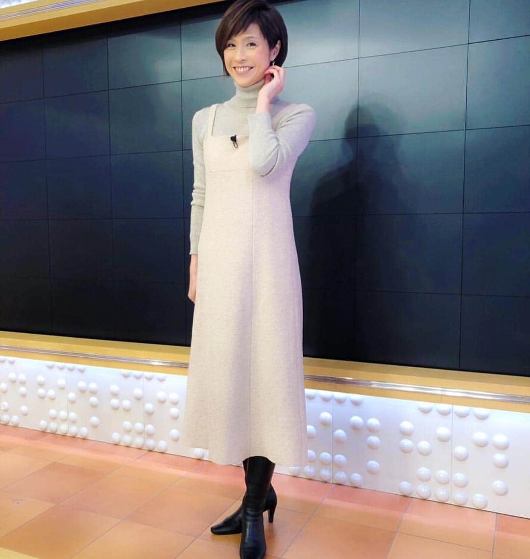 今村涼子さんのインスタグラム写真 - (今村涼子Instagram)「#衣装 #ヤマトドレス #635天気#スーパーjチャンネル  #530天気 昨日の夜は、危うく風邪引きそうになりました。」12月12日 21時38分 - ryoko.imamu