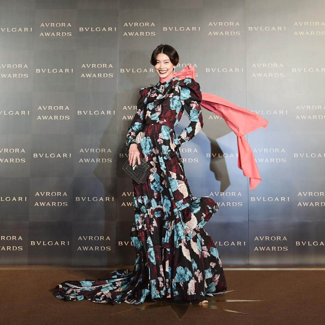 森星さんのインスタグラム写真 - (森星Instagram)「@bulgariofficial Aurora Award♥︎ Thank you so much for having me! So grateful to be a part of this inspiring night🌟 and Thanks to beautiful dress @erdem Stylist @rena_semba Makeup @endoyumi Hair @takayukishibata」12月12日 23時29分 - hikari