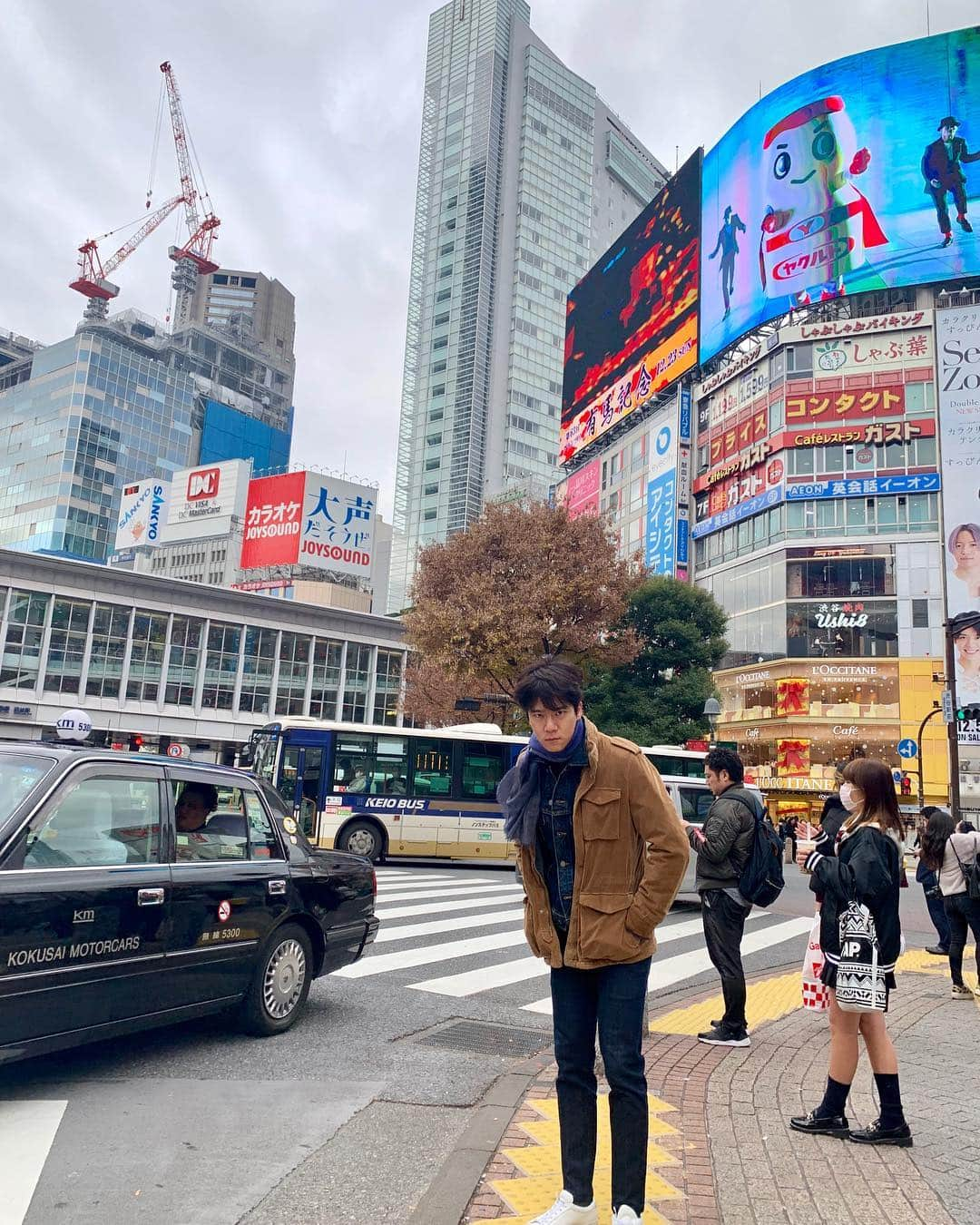 ハ・ソクジンさんのインスタグラム写真 - (ハ・ソクジンInstagram)「마마~ 우어어어~! 행사 다음날 십오야거리에서 ☕️+🍜 #mama2018 #ママ2018 #渋谷」12月13日 20時11分 - haseokjin