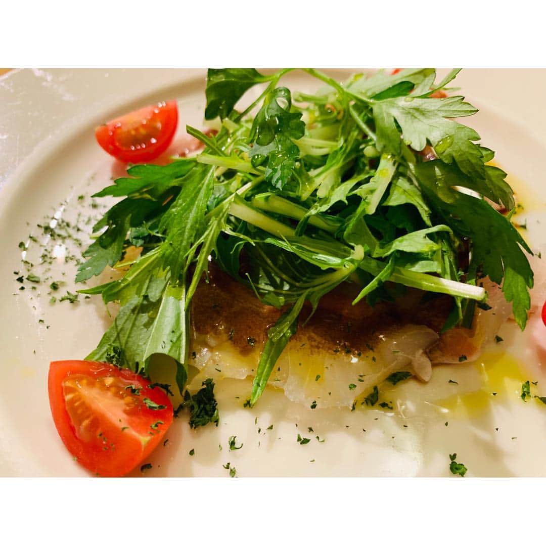 則島奈々美のインスタグラム：「12/10で閉店したピオッピーノ😔 最近行けてなかったけどラストオーダー間際に駆け込みました🏃‍♂️🏃‍♀️ このとろっとろのクリームピザもー食べれないなんて😔 ニンニクスープパスタもパスタなくなってもずっとスープ飲んでられるくらい美味しい！  またどこかでやってほしいなー🙏🙏🙏 #渋谷#神泉 #ピオッピーノ」