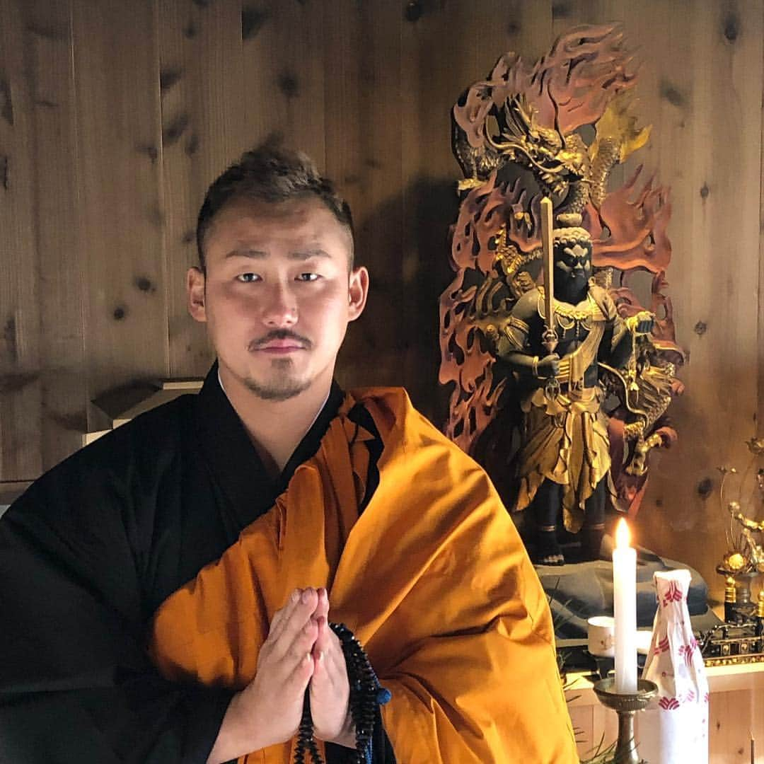 中田翔さんのインスタグラム写真 - (中田翔Instagram)「今日は護摩行に行かせてもらいました！毎年行かせてもらってるけど頑張ろってなる！！皆さん頑張りましょうね！！ #中田翔#護摩行」12月13日 15時41分 - shonakata_official