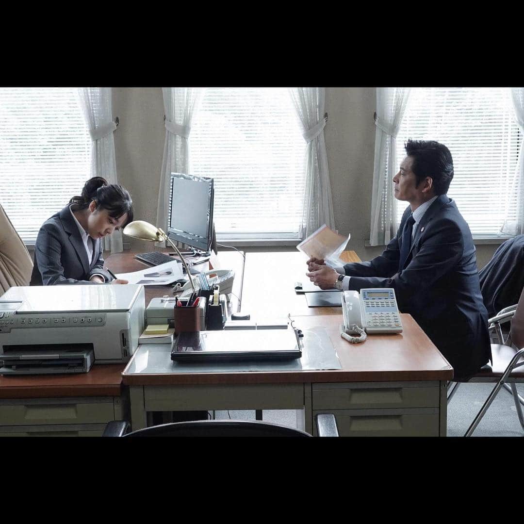 上白石萌音さんのインスタグラム写真 - (上白石萌音Instagram)「なんと、 月9ドラマ「SUITS」最終回にゲスト出演させていただきます。 なんと、検事役。 なんと、いうことだ、、 12/17(月)ぜひご覧ください！☺︎ #ドラマスーツ」12月13日 16時26分 - mone_kamishiraishi