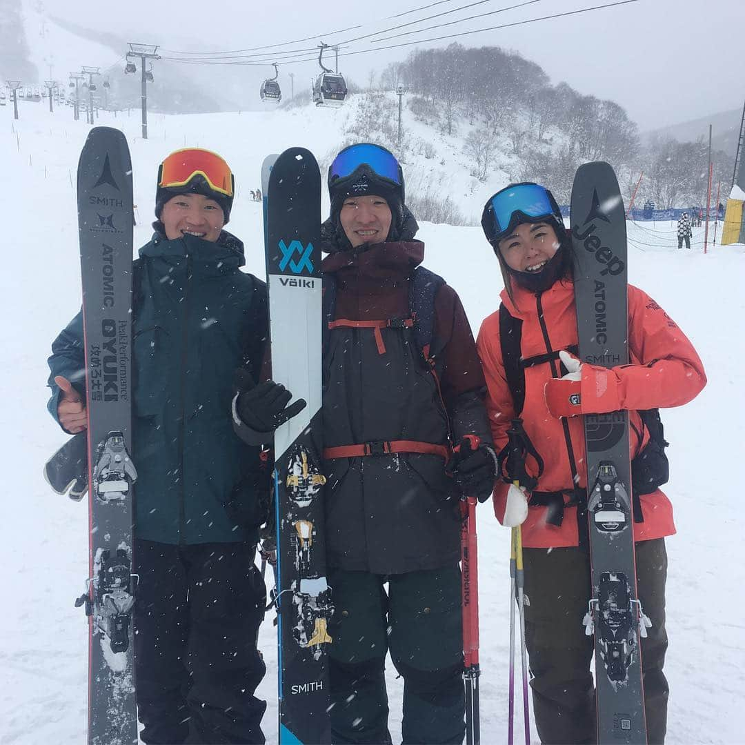 小野塚彩那さんのインスタグラム写真 - (小野塚彩那Instagram)「I had great time in Hokkaido with @atomicsnowjapan and @smithopticsjp team @skiertake0728 @freeskier_gen_sasaki @hidemitsu_okada . . . とりあえずスキー下手くそすぎて毎日落ち込みました。. . 練習あるのみ。. . たけさん、お忙しい中ありがとうございました‼️玄くんも4日間ありがとう🙏. . #weareskiing #bentchetler #bentchetler100 #neverstopexploring #chromapop #テケテケテケ」12月13日 17時50分 - ayana_onozuka