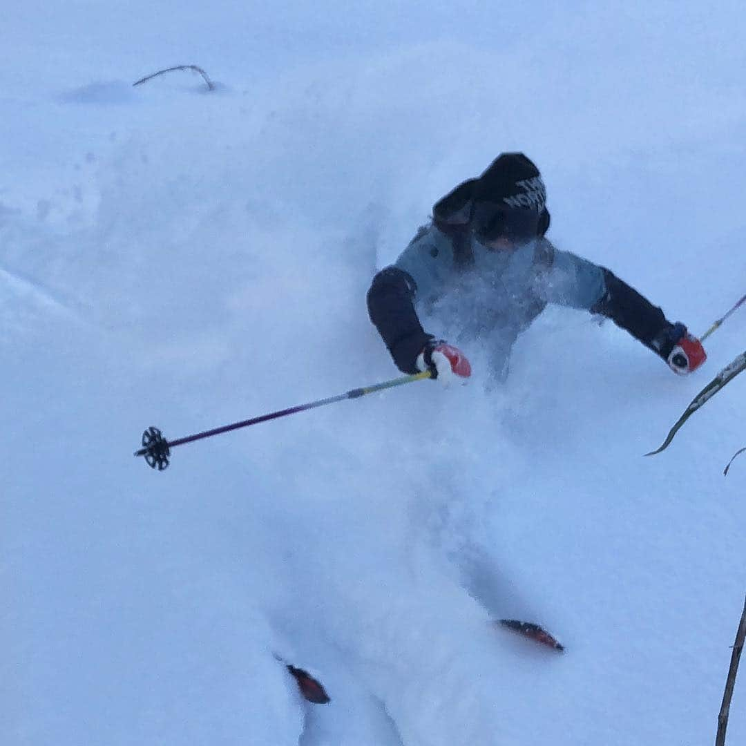 小野塚彩那さんのインスタグラム写真 - (小野塚彩那Instagram)「I had great time in Hokkaido with @atomicsnowjapan and @smithopticsjp team @skiertake0728 @freeskier_gen_sasaki @hidemitsu_okada . . . とりあえずスキー下手くそすぎて毎日落ち込みました。. . 練習あるのみ。. . たけさん、お忙しい中ありがとうございました‼️玄くんも4日間ありがとう🙏. . #weareskiing #bentchetler #bentchetler100 #neverstopexploring #chromapop #テケテケテケ」12月13日 17時50分 - ayana_onozuka