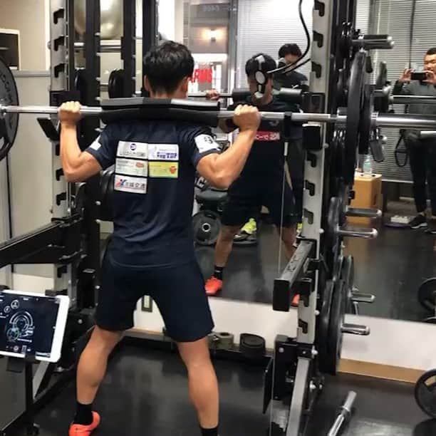 田中恵太のインスタグラム：「東京帰ってきて、トレーニング。 来シーズンに向けて、いい準備します。 #筋トレ#測定の日#スクワット#口膨らましがち#かりあげ#このトレシュー5年使ってる#水戸ホーリーホック#田中恵太」