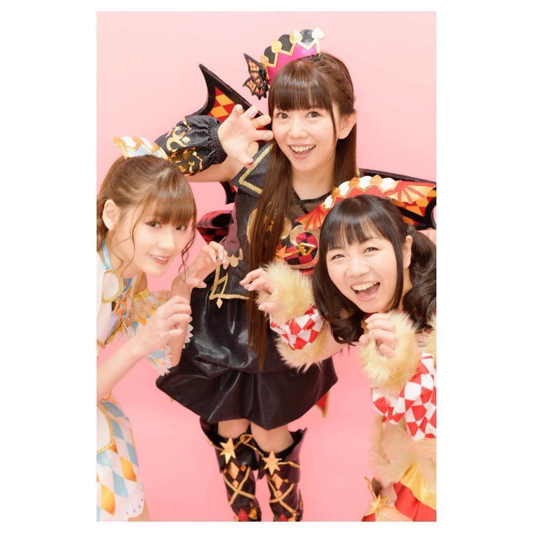 牧野由依さんのインスタグラム写真 - (牧野由依Instagram)「先週末、幕張メッセで行われたプリティーライブ2018のお写真📸 . 気付けばもう何年も関わらせて頂いている作品。 ステージ裏も楽しいです🤣👍🏻 . . 新衣装も作っていただいて…ぬくぬくモコモコのゴージャス服でした🤤 . . #pripara #prichan #pretty #live #幕張メッセ」12月13日 19時27分 - yui_makino0119