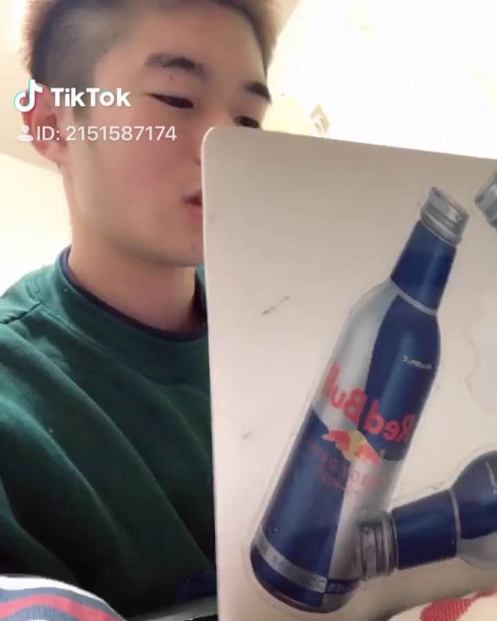 どば師匠のインスタグラム：「YouTuberあるある。自分大好き。  TikTok: アガる思い出つくっとくどば師匠【レイクレ】 さんの動画をチェックして！ #TikTok > http://vt.tiktok.com/cqHPd/」