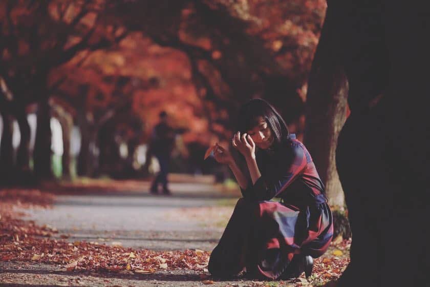 田中美晴さんのインスタグラム写真 - (田中美晴Instagram)「さいきん寒い。 風邪にはお気をつけて。 ・・・っていってる自分が風邪っぴきだ。 ＊  そんな12月だけど、 先日写真撮りに行ったらまだ紅葉が残ってました。  #寒いけど #紅葉  #winter #japan  #photography #camera #portrait  #photo #actress #model #田中美晴」12月13日 23時31分 - tnk_miharu