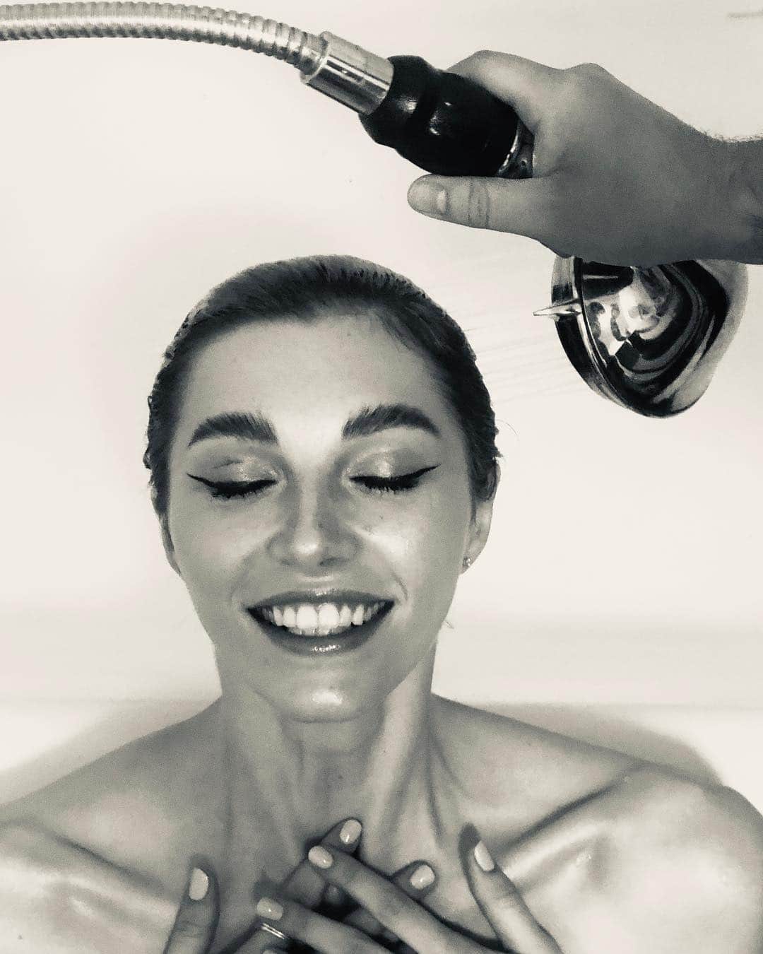 ジャーダン・ミラーのインスタグラム：「Getting hosed down #bts」