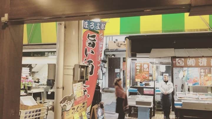 ヨースケコースケのインスタグラム：「ヨースケコースケの2人テンションMAX！！海鮮丼食べよーっと！！ #ヨースケコースケ #サカノウエヨースケ #米原幸佑 #ヨースケコースケの生配信どうでしょう」
