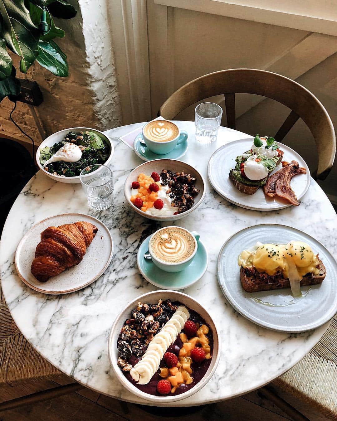Top Cat Photoのインスタグラム：「TOP London 🍽 ☕️ @milkbeachcafe 📷 @a_ontheroad •  #toplondonresto #eatlikealocal #eatlikeaboss Look at the featured gallery to share the ❤️ #communityfirst #london #uk #toplondonphoto」