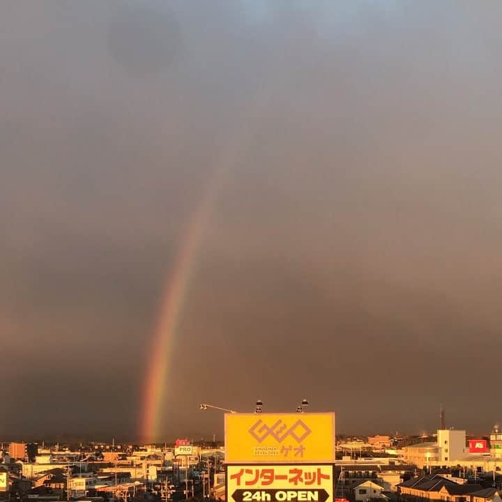 福谷浩司のインスタグラム：「起きたら窓から虹🌈  #虹 #タイムラプス #生はもっと綺麗 #久居」