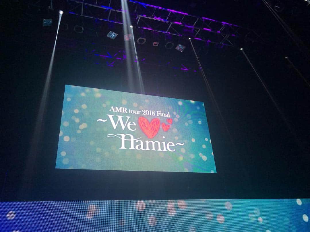 NOHANAのインスタグラム：「AMR TOUR 2018 FINAL 〜WE LOVE NAMIE〜 ・ 遅くなったけど、、 AMR最高でした❣️ バブリーナさん、ナナさん達の再現率の高さに感動😭✨ NFAMのダンスはレベチでカッコ良すぎて圧巻だった😭👏 最前の神席で騒ぎ明かした🎪🖤 ・ 好きなものを貫いて、続けることってほんとにすごい！！ ・ ♪これだけ忘れないで "We💗namie amuro"  間違いない😭😭😭😭😭😭 ・ #安室奈美恵 #安室ちゃん #namieamuro #AMR #AMRナイト #NFAM #we❤️namie」
