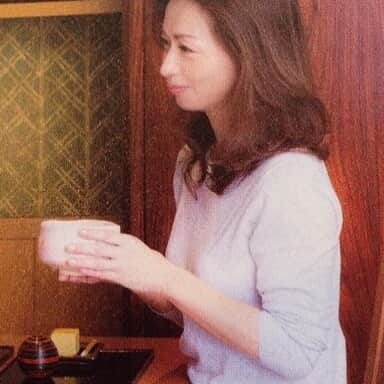 佐藤真理子のインスタグラム：「老舗和菓子店、雑誌で。  #ミセスモデル #ミセスモデル募集  #アラフィフ女子  #アラフィフ #アラフィフファッション #アラフィフモデル  #アラフィフコーデ #アラフィフ女子 #ヘアモデル #ヘアモデル募集 #ヘアモデル募集中 #通販モデル#japanesemodel #seniormodel #モデルになりたい  #モデルさんと繋がりたい」
