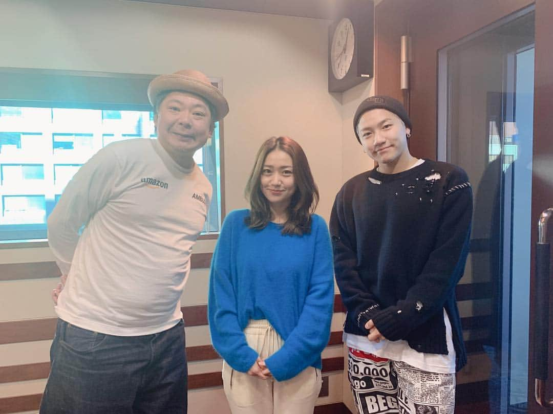 大島優子さんのインスタグラム写真 - (大島優子Instagram)「Awesome Radio Showに出演させていただきました♪ おさむさん、こもりさん、ありがとうございました🧚🏼‍♀️ おさむさんの話はいつも面白いなぁ〜  #awesomeradioshow」12月14日 13時09分 - yuk00shima