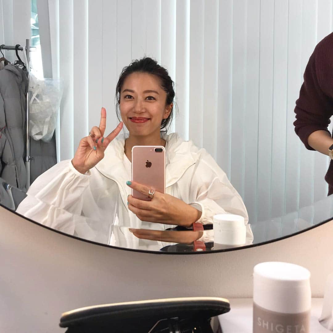 里田まいさんのインスタグラム写真 - (里田まいInstagram)「春物撮影✌︎('ω')✌︎ @magazinelee  #magazinelee」12月14日 16時28分 - maisatoda_official