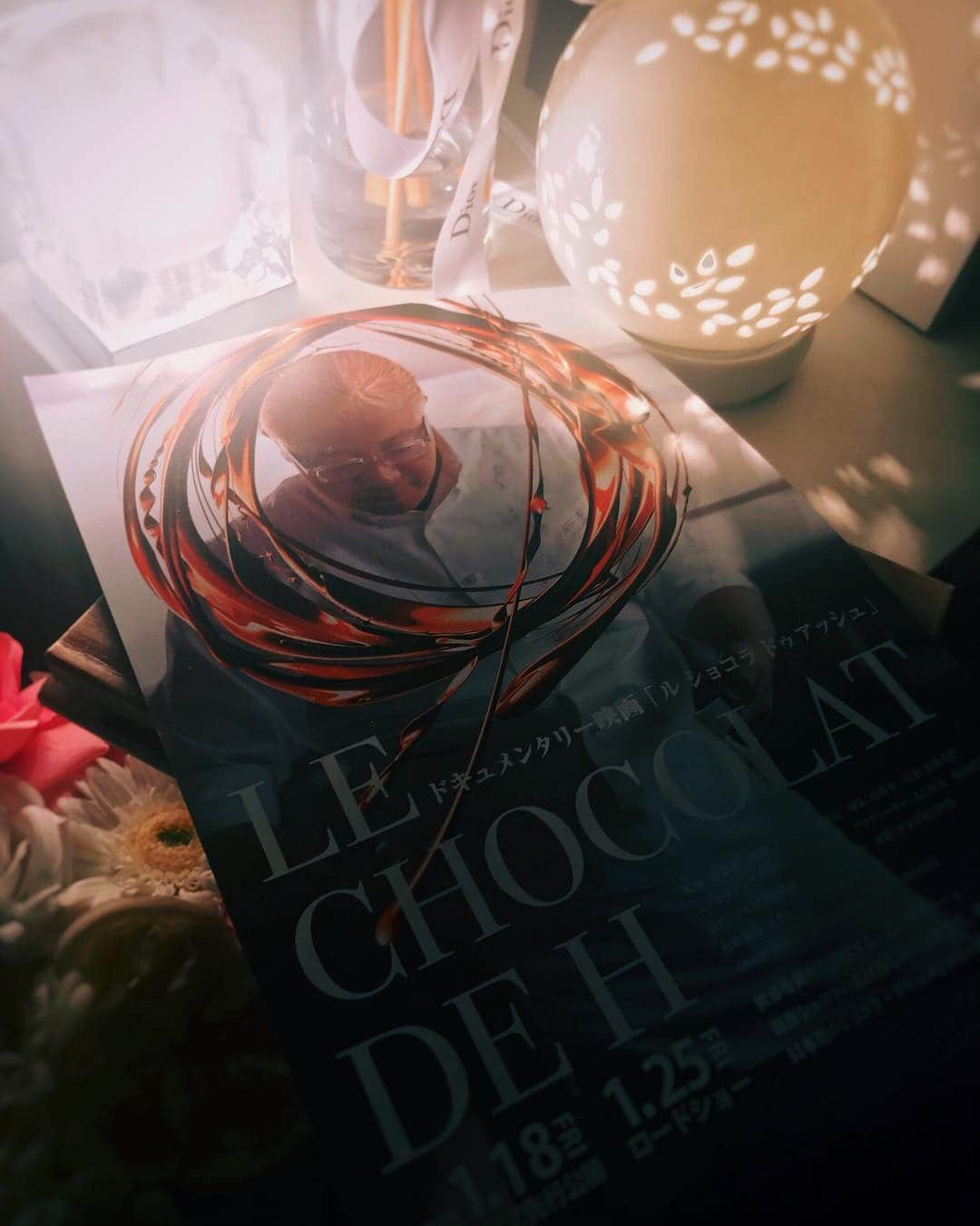 岡本杏理さんのインスタグラム写真 - (岡本杏理Instagram)「・ 冬になると無性にチョコレートが食べたくなる。 そして辻口博啓さんのドキュメンタリー映画、とても楽しみ。 #lechocolatdeh」12月14日 19時43分 - anri_okamoto
