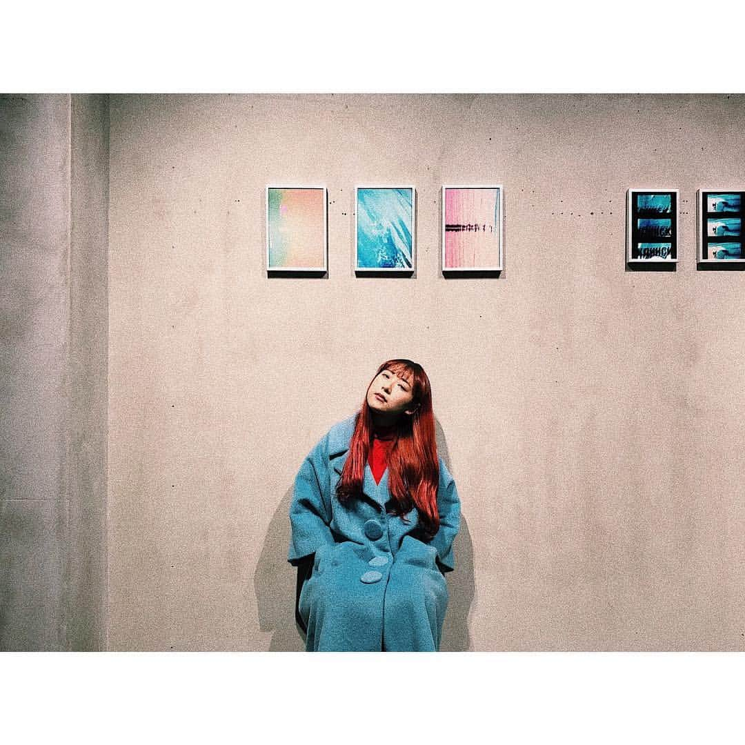 松尾レミさんのインスタグラム写真 - (松尾レミInstagram)「愛しのみゆたろと。島田さんの個展にて🌹 GLIM SPANKYが何作品もお世話になったqotori film @qotorifilm のLAST EXHIBITIONにいってきました。ありがとうqotori film！ラブ qotori film！  #qotorifilm  @daisukeshimada__  @omiyuno」12月14日 21時09分 - remimatsuo