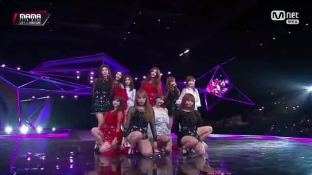 チョ・ユリのインスタグラム：「안녕 [181214] IZ*ONE "La Vie en Rose" at 2018 MAMA in Hong Kong _____ Jo yuri's daily updates? Follow me ➡ @joyuri.official °cr; the owner _____ #produce48 #idolschool #mnetofficial  #izone #izoneupdates #mnetproduce48 #joyuri #yuri #kpop #kpopf4f #kpopl4l #asian #asiangirl #asiangirls #조유리 #아이돌 #아이돌학교 #아시아나 #애교 #애교쟁이」