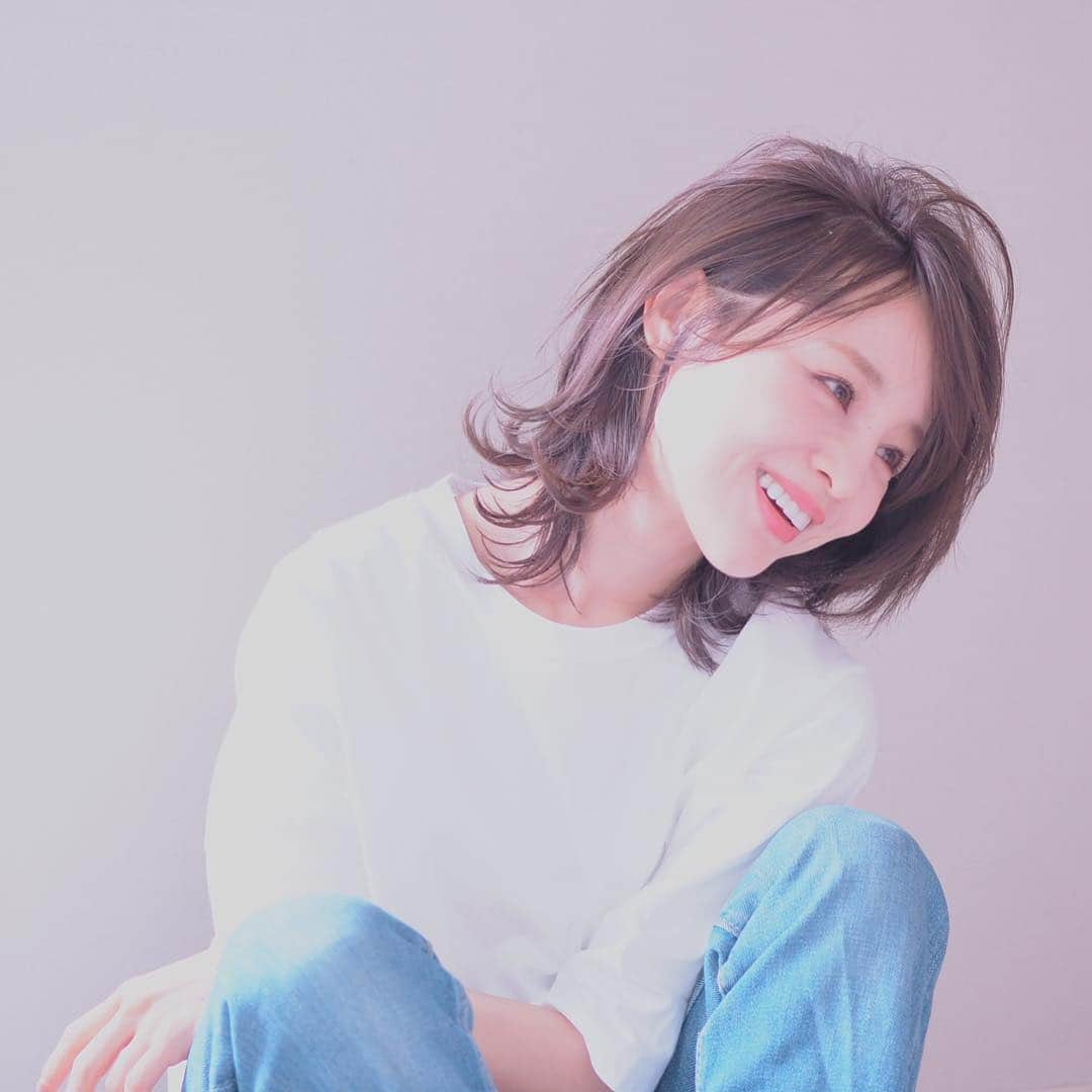 田中亜希子さんのインスタグラム写真 田中亜希子instagram 今年の良かったモノ ヘアスタイリング剤のlinda Jjでも紹介させて頂きました 巻き髪のダウンスタイルも 何もしていない髪にも 後れ毛にも 軽すぎず重すぎず なんともちょうど良い感じが好きです