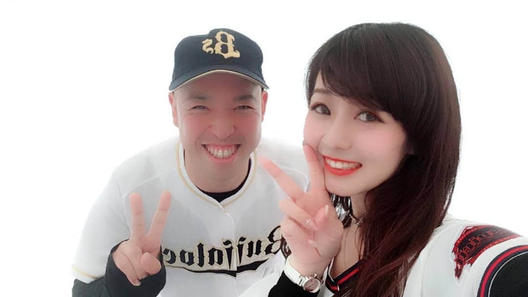 のインスタグラム：「BsStageにて、伏見選手・松葉投手のトークショーのお相手を務めさせていただいた時の写真。 MCをご一緒してくださったAllyさんと。 ご挨拶の時からおもしろかったです(笑)  #オリックスバファローズ #Ally さん」