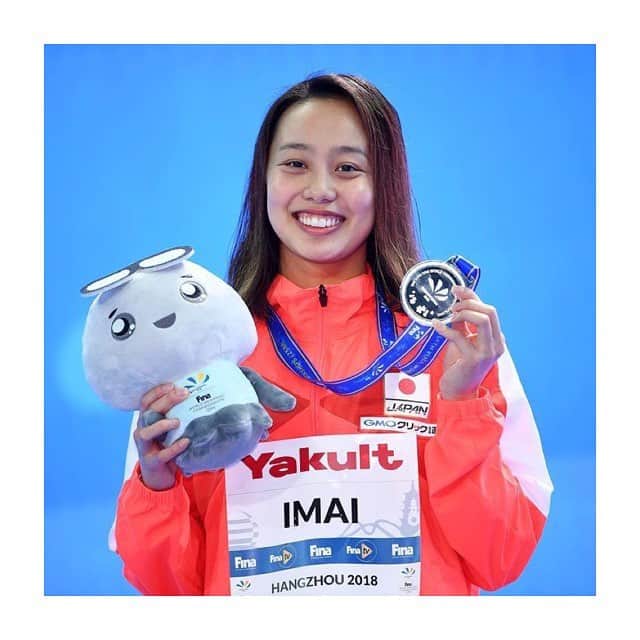 今井月さんのインスタグラム写真 - (今井月Instagram)「昨日ですが、世界短水路選手権100m個人メドレーで銀メダル獲得できました！🥈タイムは少し悔しいですが、初めて世界大会でメダルを獲れて自信になりました‼️まだレースが残ってるのでそこに向けてまた頑張ります☺️✨応援ありがとうございました❣️ . #worldchampionship #hangzhou #100individualmedley #silvermedal #tobiuojapan」12月15日 9時06分 - runa_imai