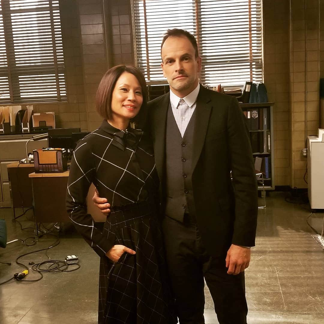 ジョニー・リー・ミラーさんのインスタグラム写真 - (ジョニー・リー・ミラーInstagram)「7 seasons. 154 episodes. So proud to have been a part of this family. Thank you. #elementary」12月15日 11時41分 - jonnylmiller