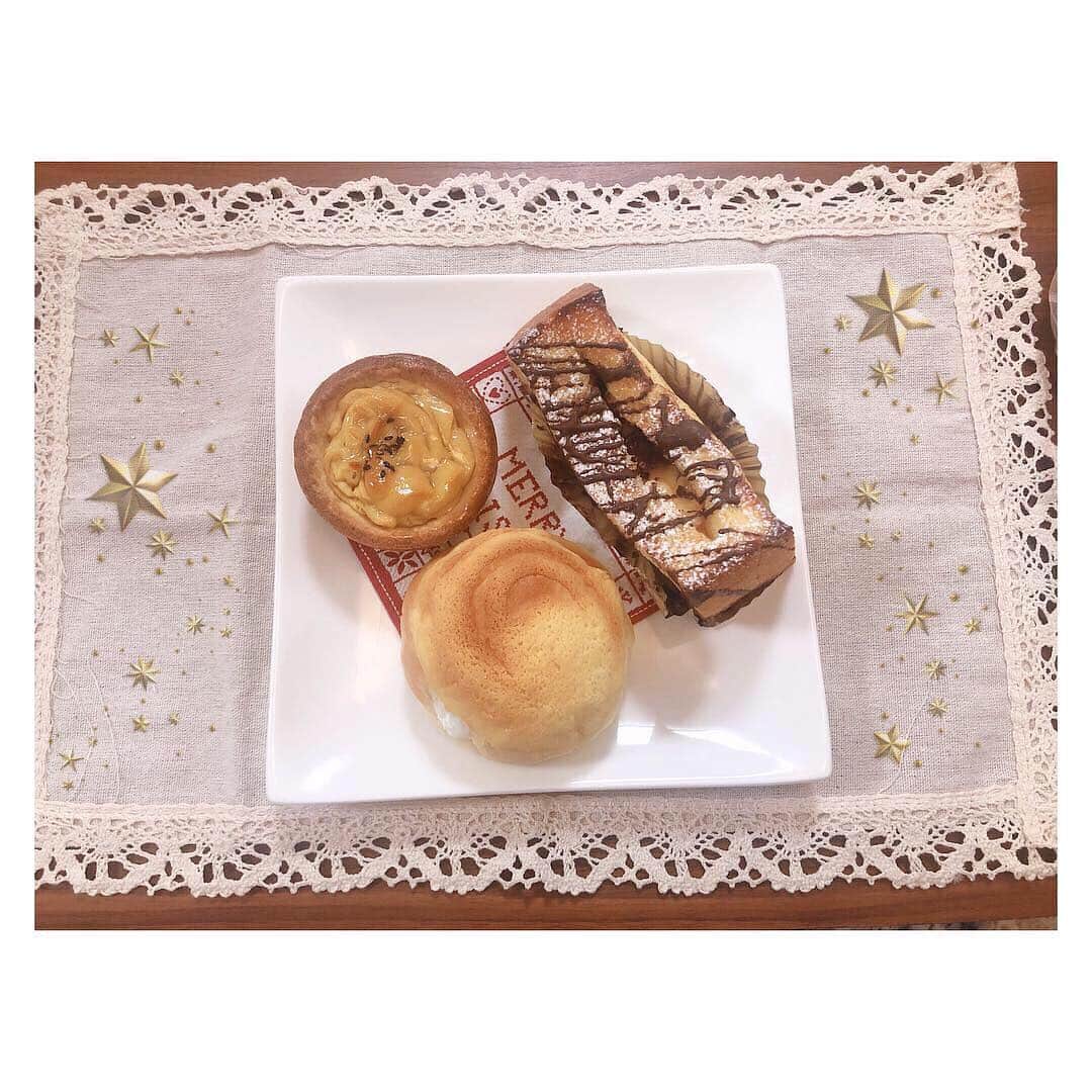岩田陽菜さんのインスタグラム写真 - (岩田陽菜Instagram)「#粉こから のパンを食べました🍞♡﻿ ﻿ 期間限定のサンタさんのパンがあったよ〜🎅❤️﻿ ﻿ どれも、凄い美味しかったんだ〜〜🥖🥐﻿ ﻿ おすすめ！！！！！！﻿ ﻿ #stucharmingtrip #パン屋 #パン #広島﻿ #朝ごはん #サンタさん #christmas」12月15日 12時39分 - hina_naso_stu48
