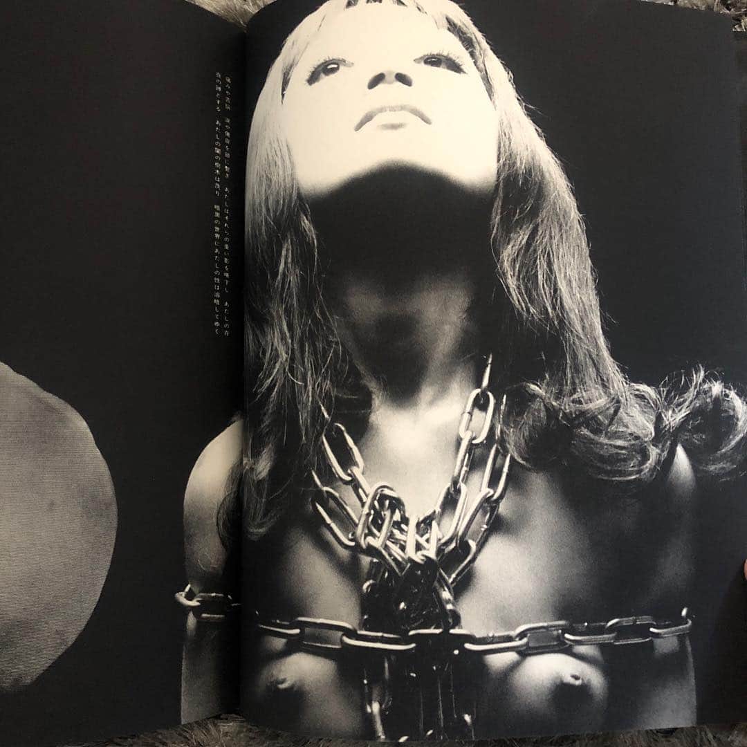 柳下毅一郎のインスタグラム：「緑魔子1968 サブカルアイドルたら言うんやったらこれくらいのことはしてくれないと！」