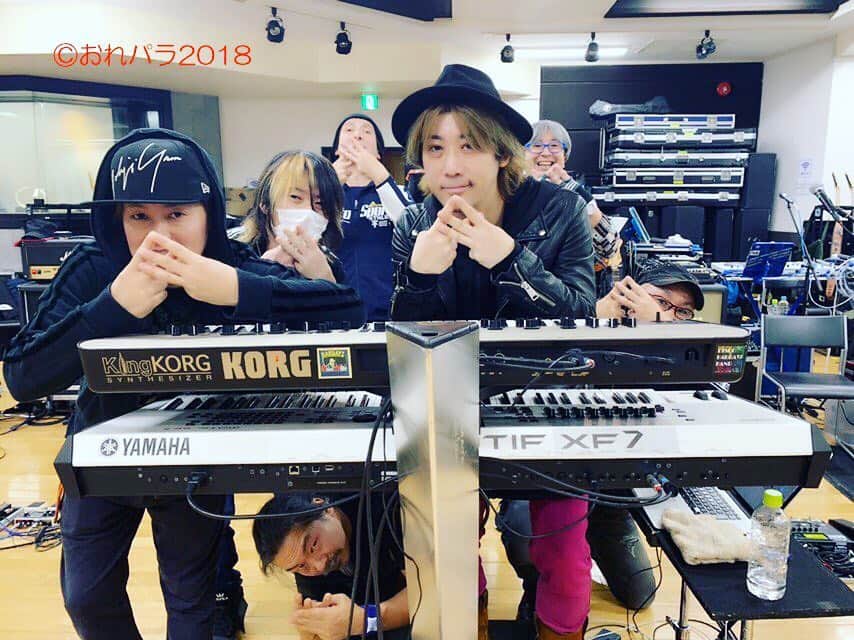 Shinnosukeさんのインスタグラム写真 - (ShinnosukeInstagram)「おれパラ用リハも無事終了してあとは23日の本番。buzz wiz The BAND.  楽しみー！！ #buzzvibes #rehearsal #band #おれパラ #studio」12月15日 20時23分 - shinscapade